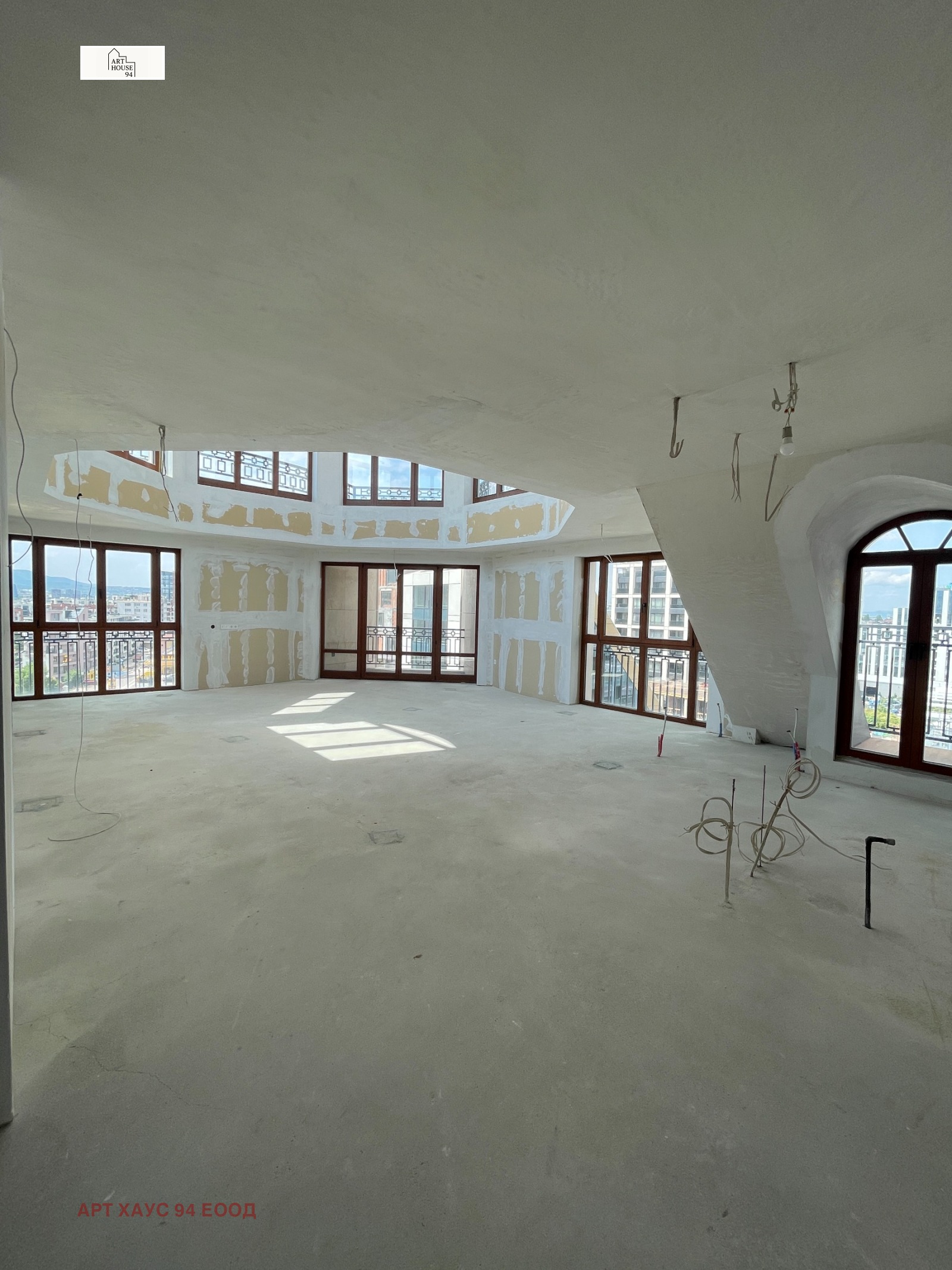 5-room, apt. 77 PARADISE PLACE - снимка 1